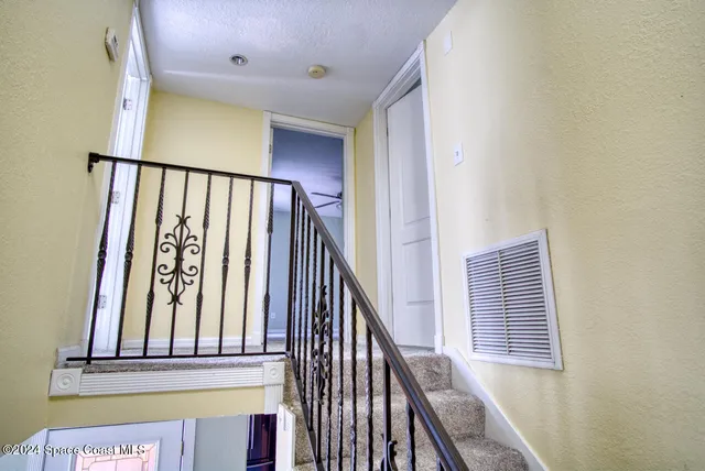 $1,600 | 2014 Vista Oaks Circle Northeast, Palm Bay, FL 32905