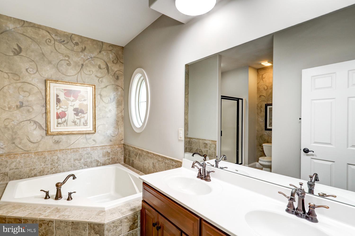 439 Laurel Rdg Path Cochranville, PA 19330 - Photo 27 of 43 Master Bath