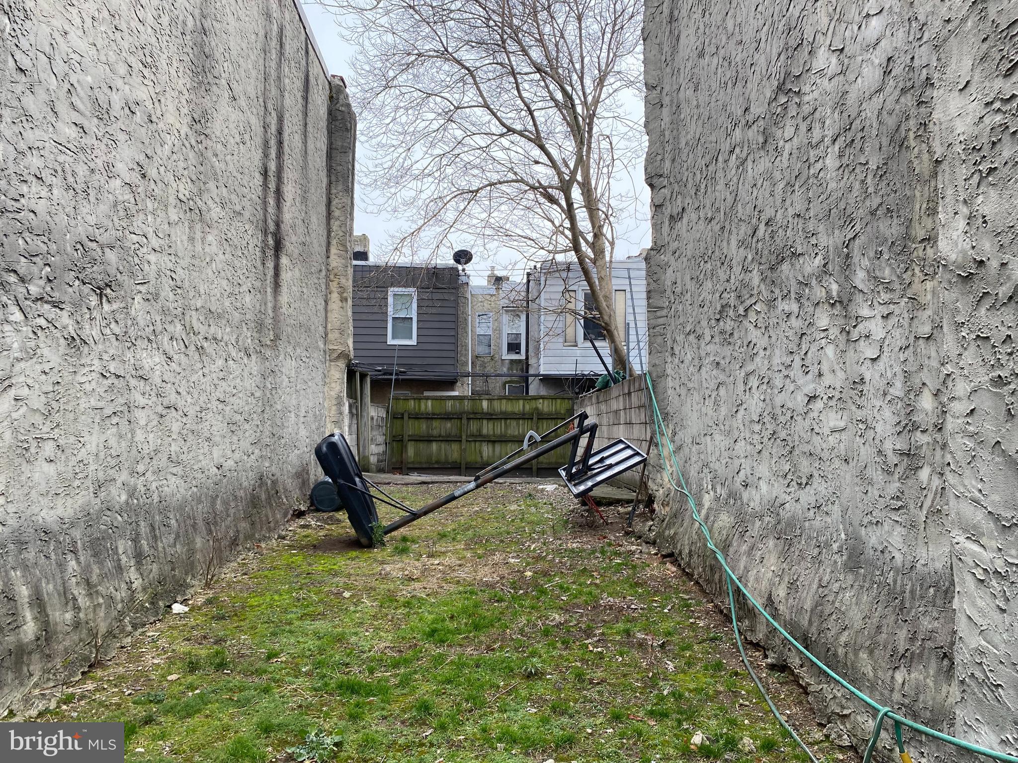2610 Reed Street Philadelphia, PA 19146 - Photo 4 of 5