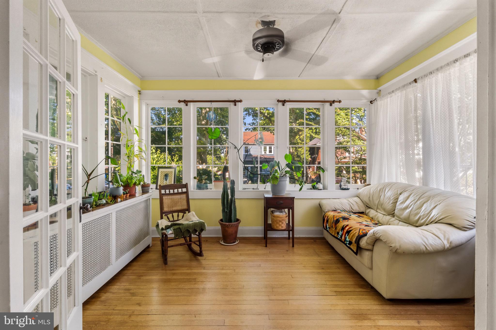 210 Mallow Hill Road Baltimore, MD 21229 - Photo 10 of 43 Bright Sunroom