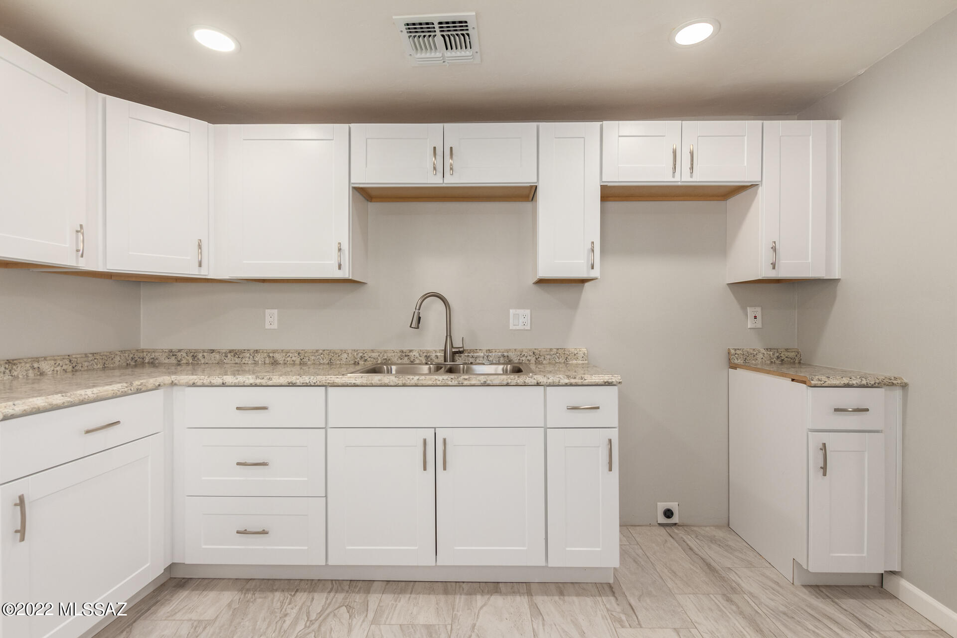 629 West Simmons Road Tucson, AZ 85705 - Photo 12 of 26