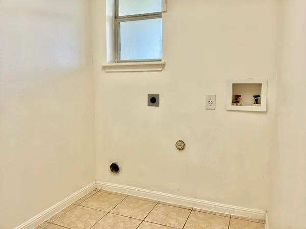 $1,850 | 7833 Squirrel Hollow Drive, Georgetown, TX 78628