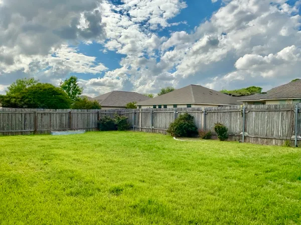 $1,850 | 7833 Squirrel Hollow Drive, Georgetown, TX 78628