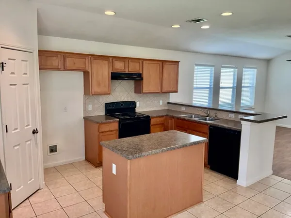 $1,850 | 7833 Squirrel Hollow Drive, Georgetown, TX 78628