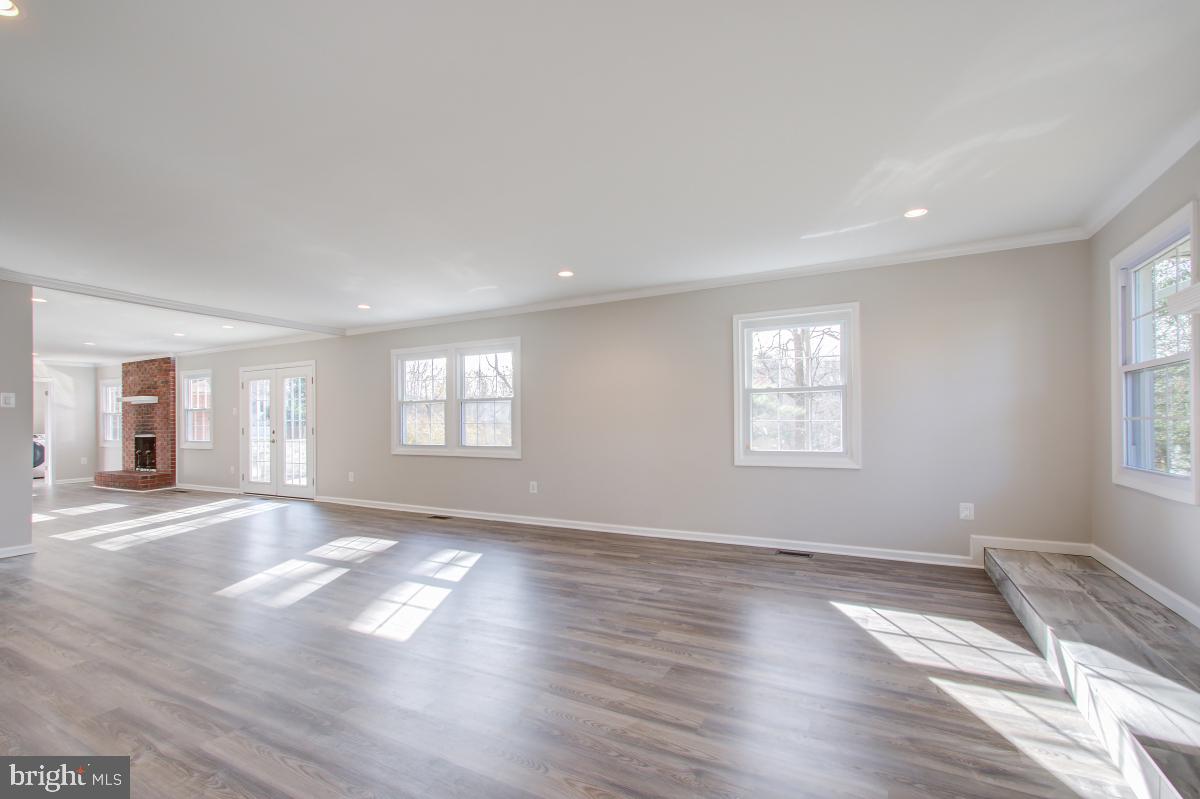 9203 Pleasant Court Laurel, MD 20708 - Photo 7 of 33 Gallery Image 7