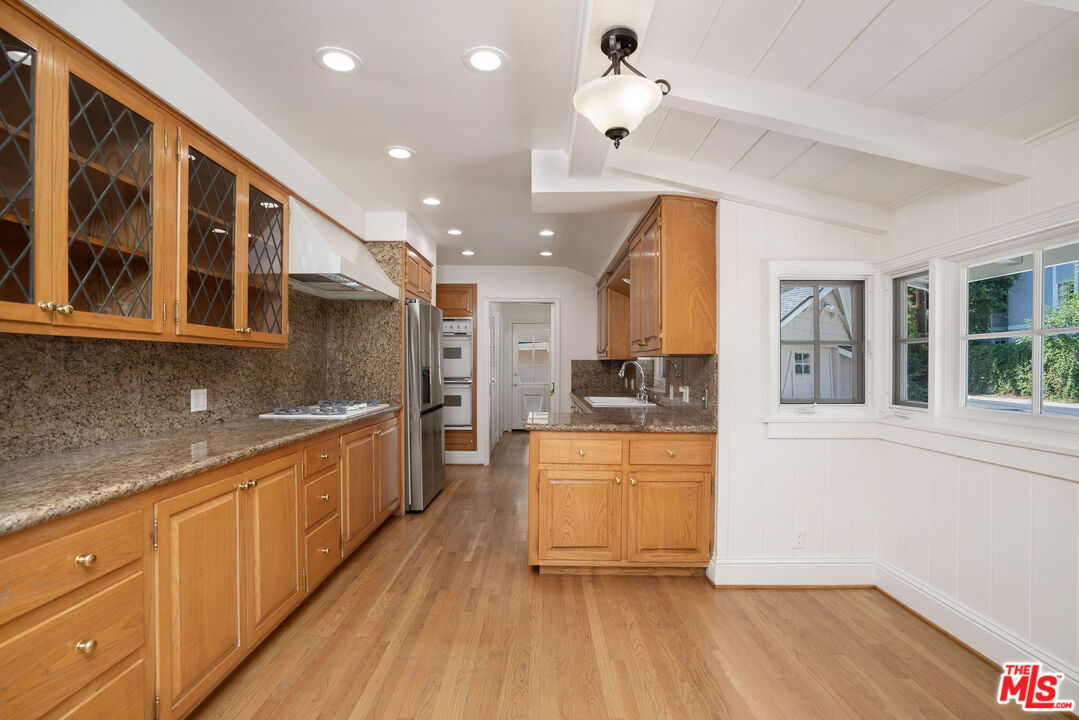 5360 Bothwell Road Tarzana, CA 91356 - Photo 10 of 22