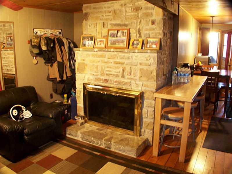 139 East Lake Road Acme, PA 15610 - Photo 6 of 16 Living Room.