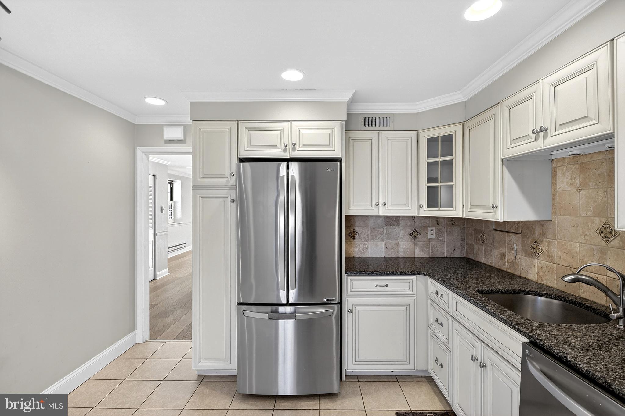 22 Llanfair Road, Unit 1 Ardmore, PA 19003 - Photo 6 of 64