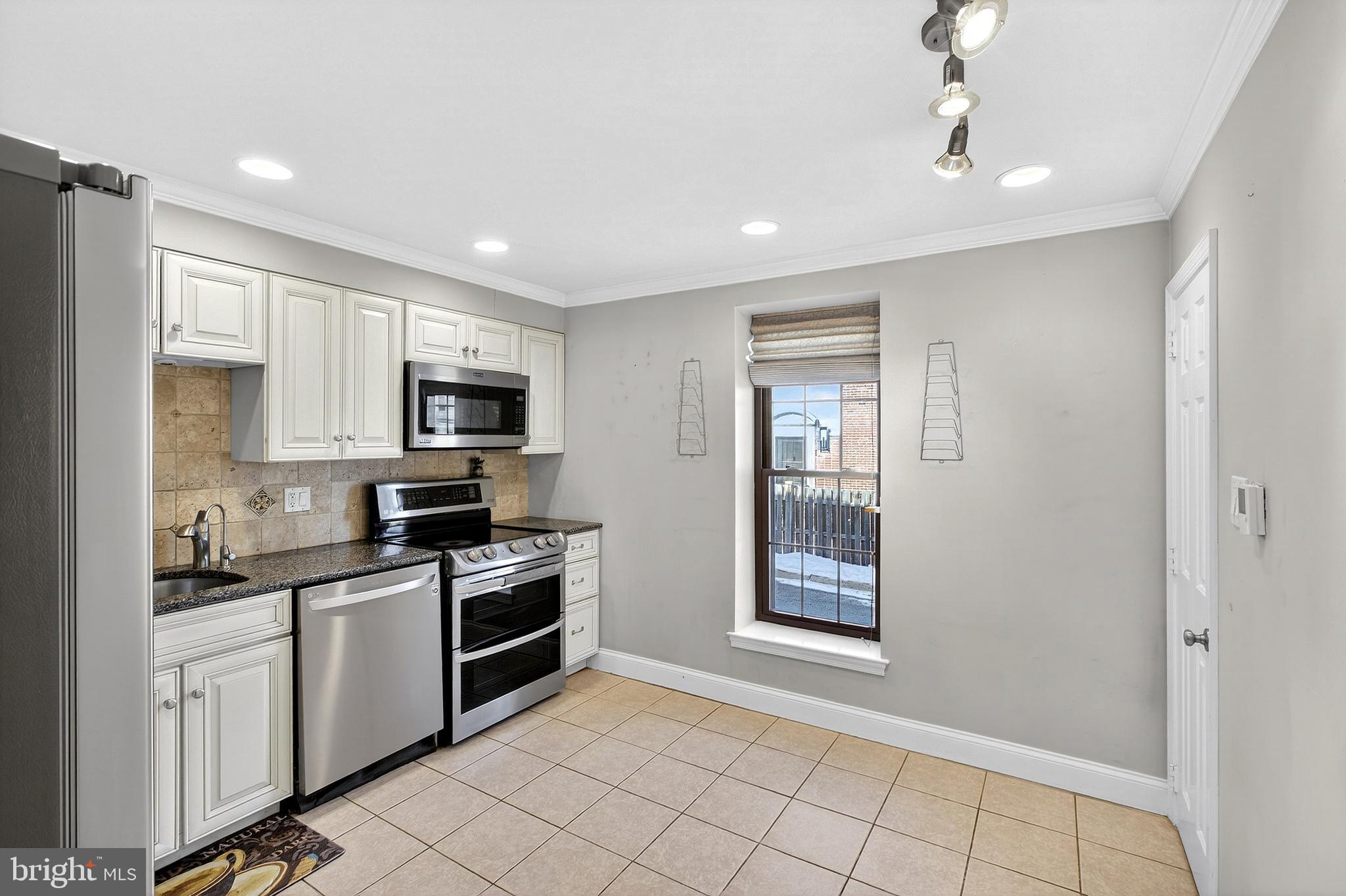 22 Llanfair Road, Unit 1 Ardmore, PA 19003 - Photo 7 of 64