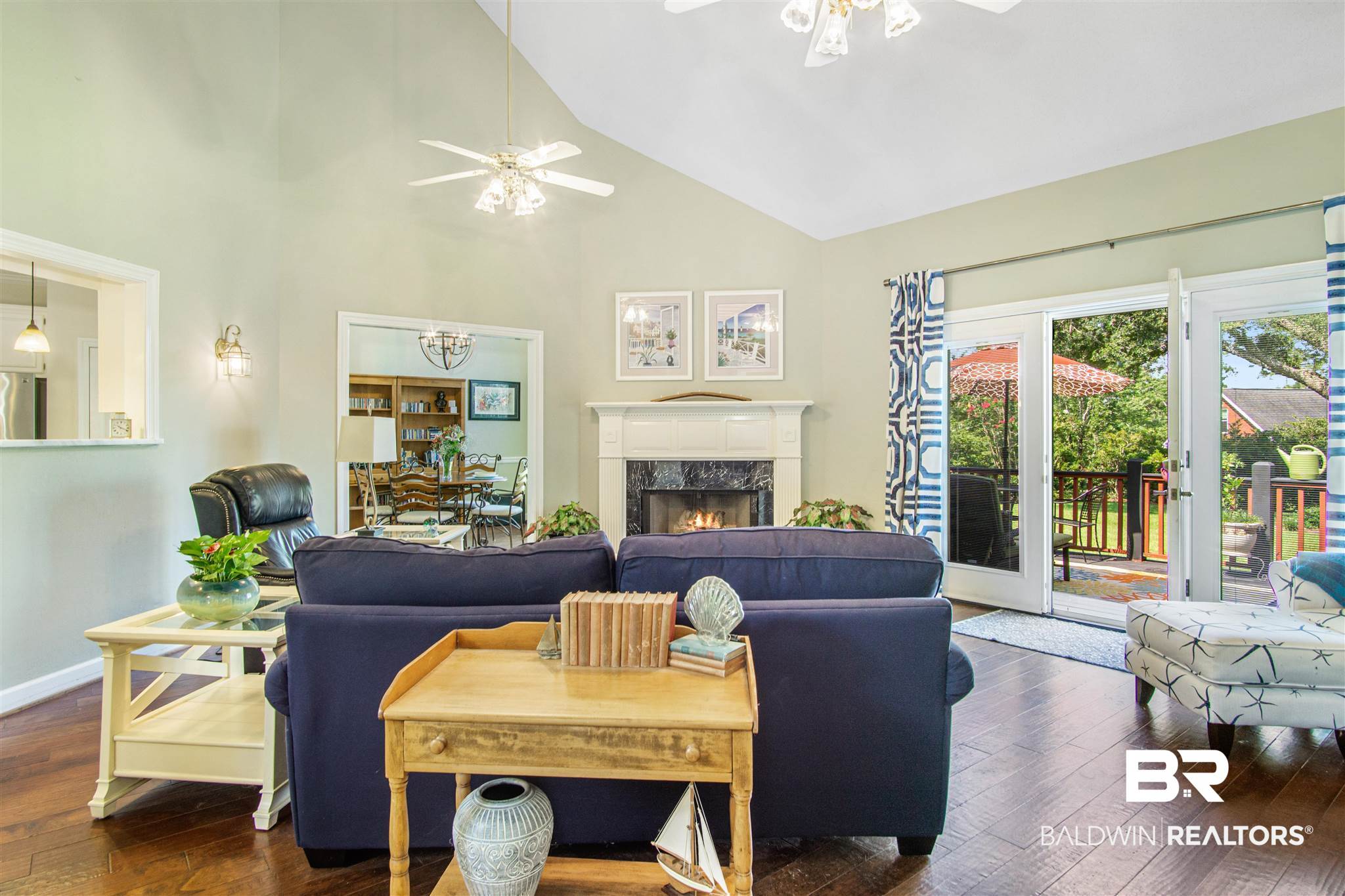 11215 Forest Court Daphne, AL 36526 - Photo 11 of 33 Living Room