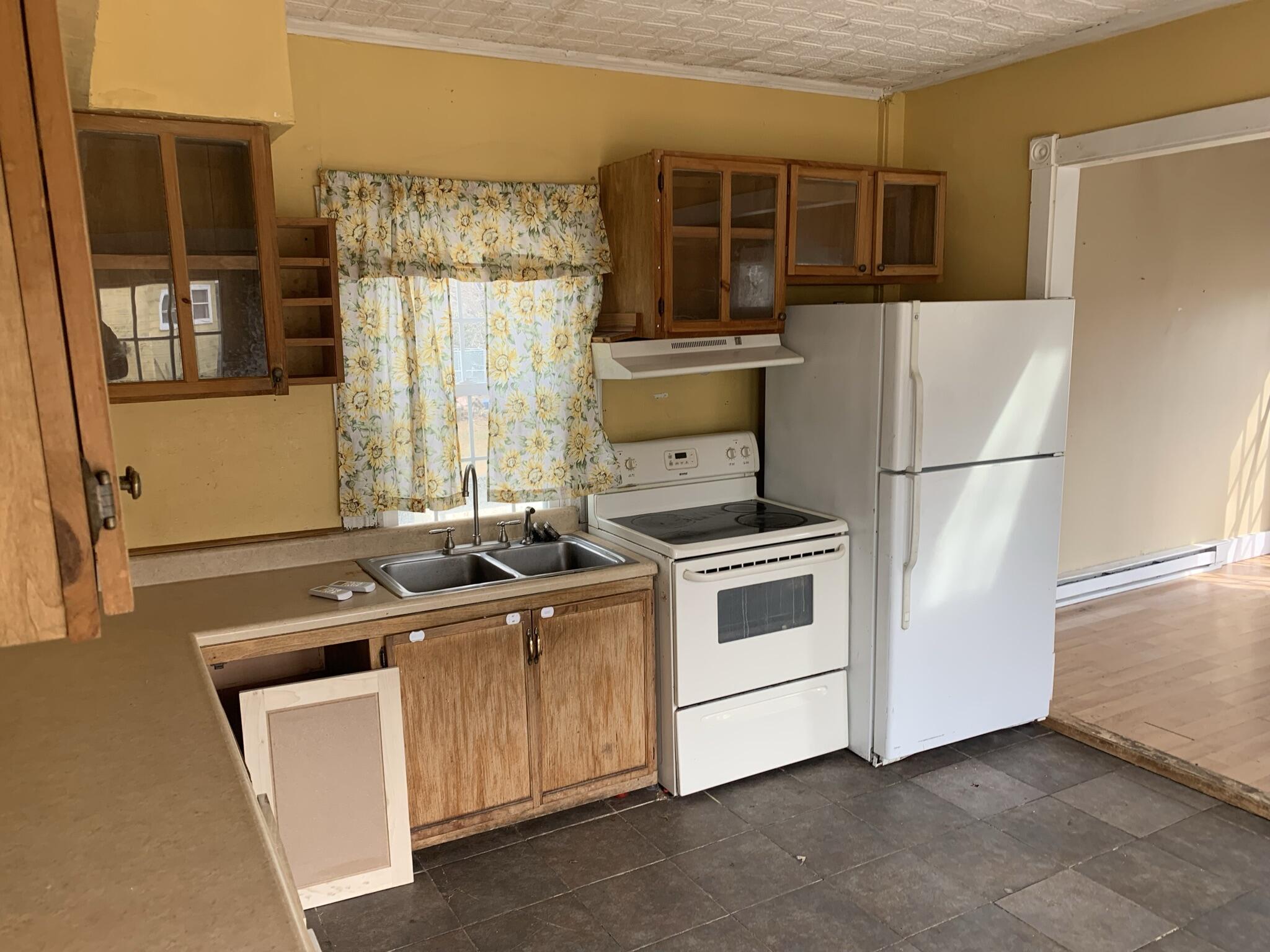 195 Congress Street Millinocket, ME 04462 - Photo 7 of 43 5C7A2FFC-1631-451D-BB99-3D0CCD1A7D3A