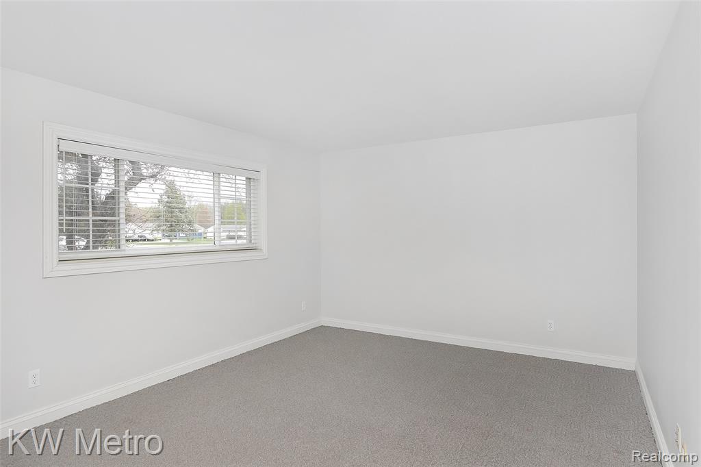 2309 Walton Boulevard, Unit 32 Rochester Hills, MI 48309 - Photo 18 of 27