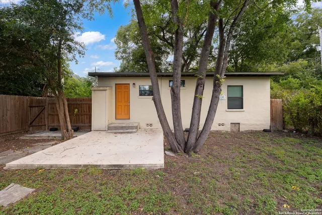 $1,195 | 214 Benita Street, Unit 3, San Antonio, TX 78210