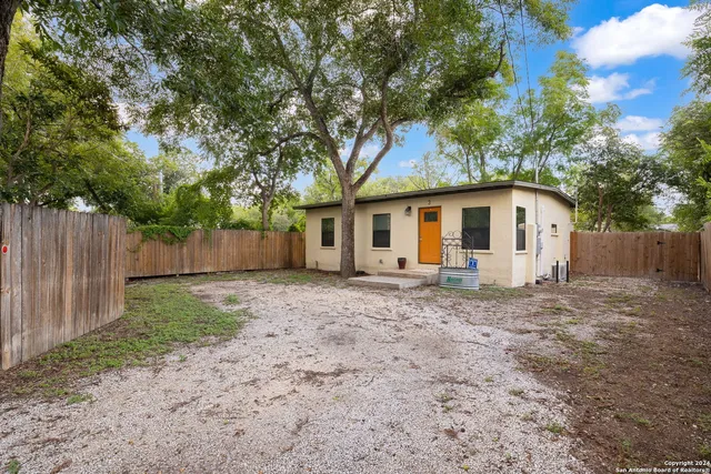 $1,195 | 214 Benita Street, Unit 3, San Antonio, TX 78210