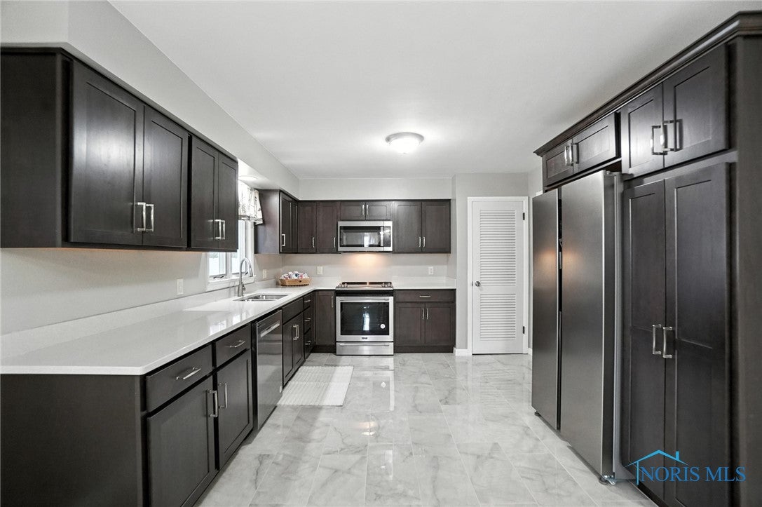 1514 Lockwood Road Findlay, OH 45840 - Photo 7 of 32 Gallery Image 7