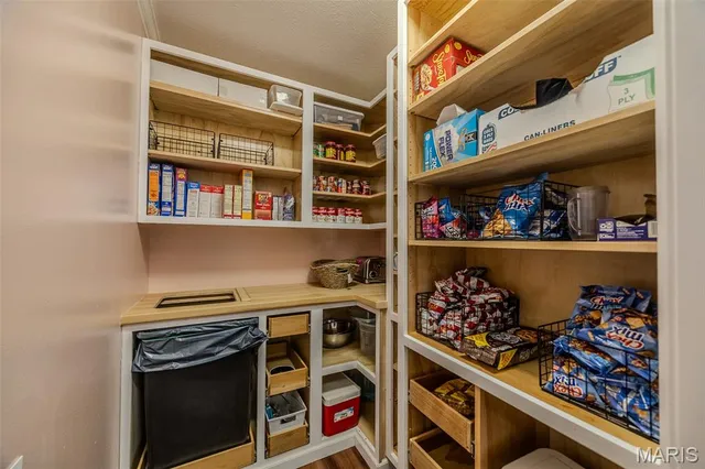 $799,000 | 24960 County Road 64-959, Lebanon, MO 65536