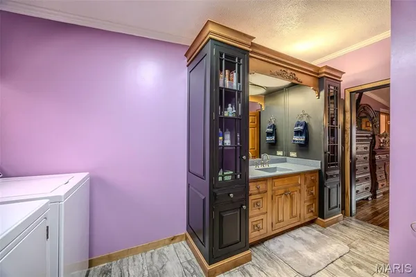 $749,900 | 24960 County Road 64-959, Lebanon, MO 65536