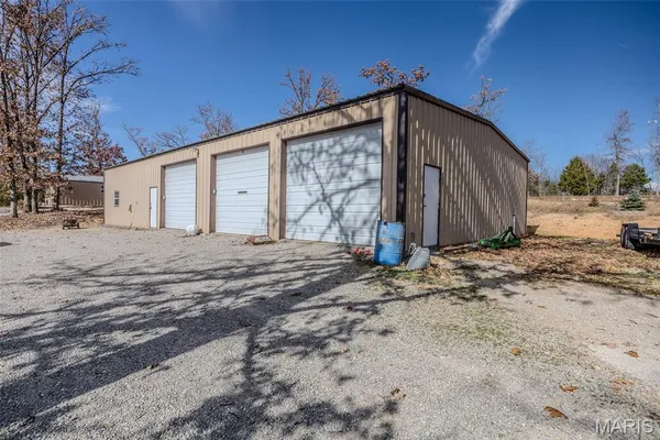 $749,900 | 24960 County Road 64-959, Lebanon, MO 65536