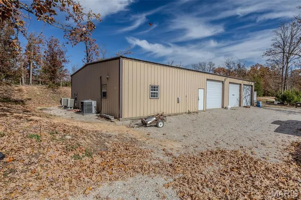 $749,900 | 24960 County Road 64-959, Lebanon, MO 65536