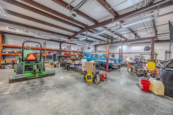 $749,900 | 24960 County Road 64-959, Lebanon, MO 65536