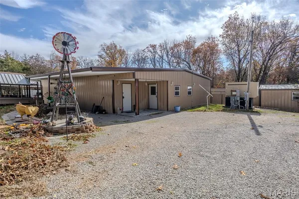 $749,900 | 24960 County Road 64-959, Lebanon, MO 65536