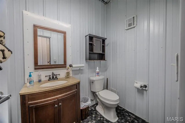 $799,000 | 24960 County Road 64-959, Lebanon, MO 65536