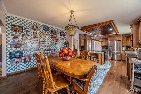 $749,900 | 24960 County Road 64-959, Lebanon, MO 65536