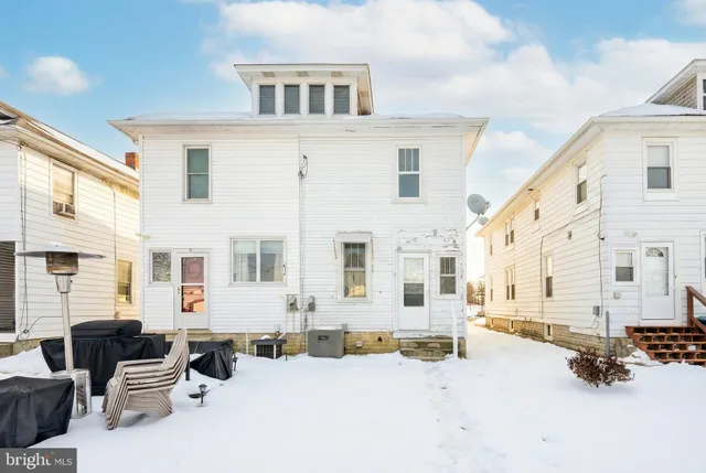 a view of the terrace