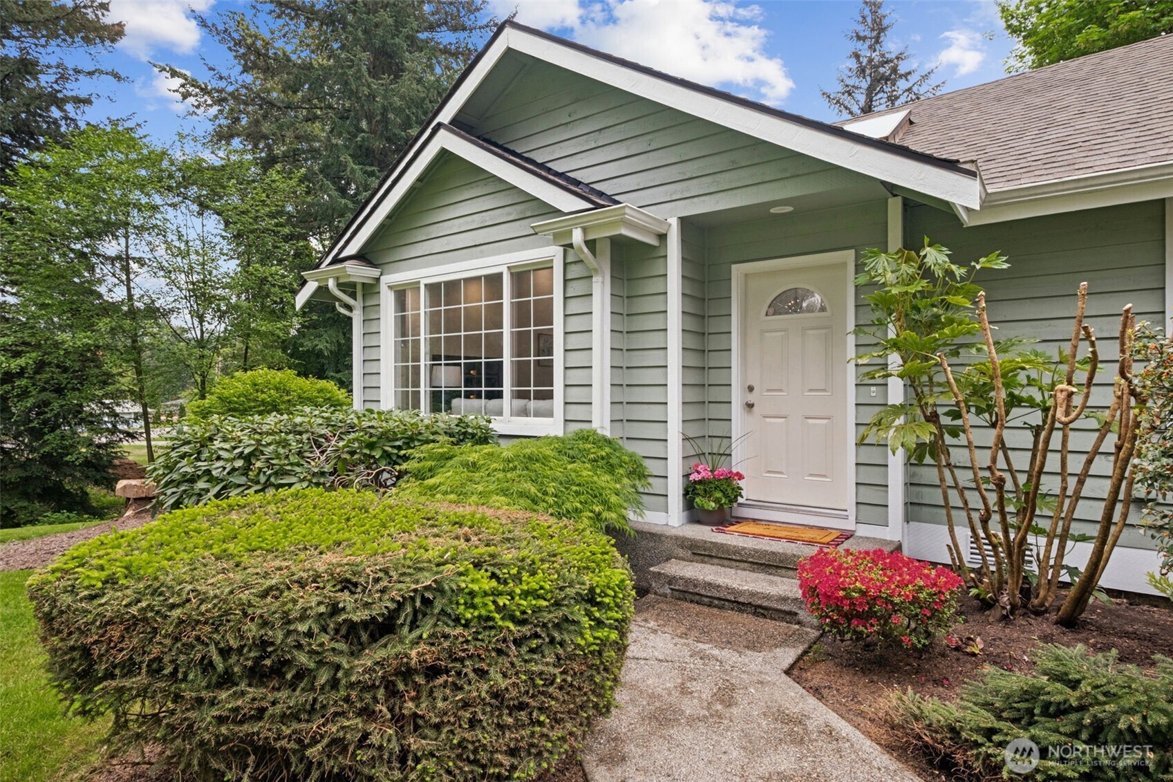 20447 Southeast 157th Street Renton, WA 98059 - Photo 2 of 40 Gallery Image 2