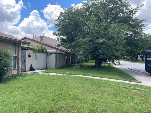 $1,950 | 5734 Harvest Hill, Dallas, TX 75230