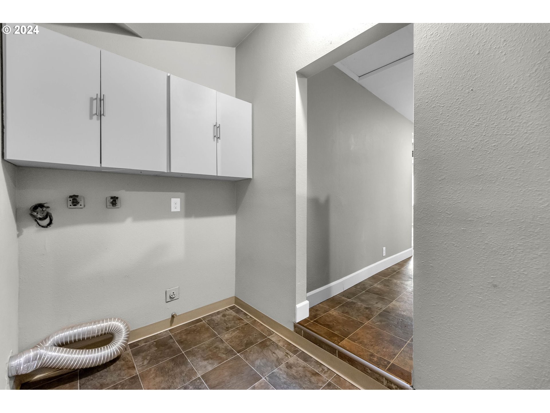 825 Northwest Greeley Street Camas, WA 98607 - Photo 21 of 27 a view of an empty room