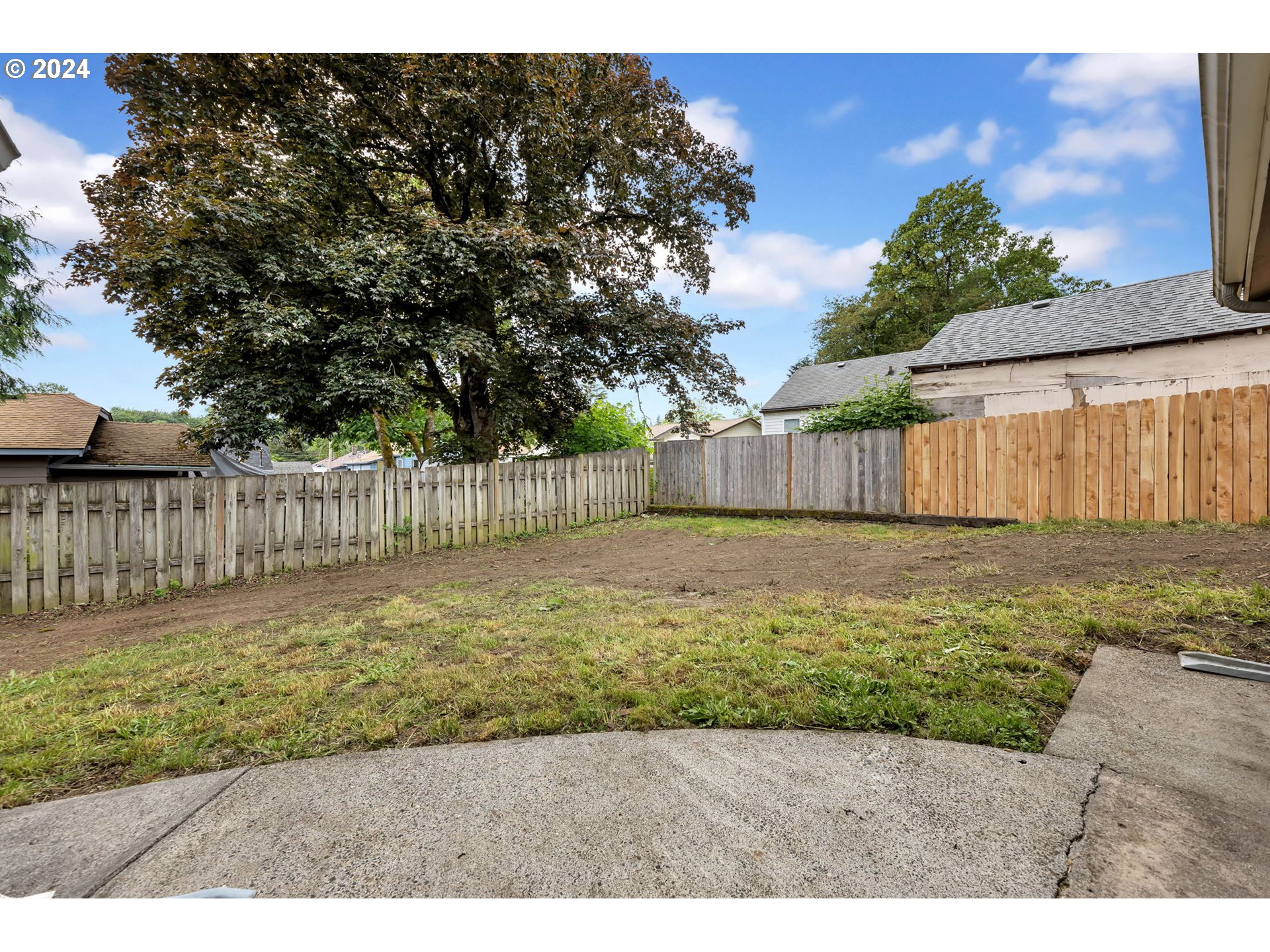 825 Northwest Greeley Street Camas, WA 98607 - Photo 22 of 27 a view of a backyard
