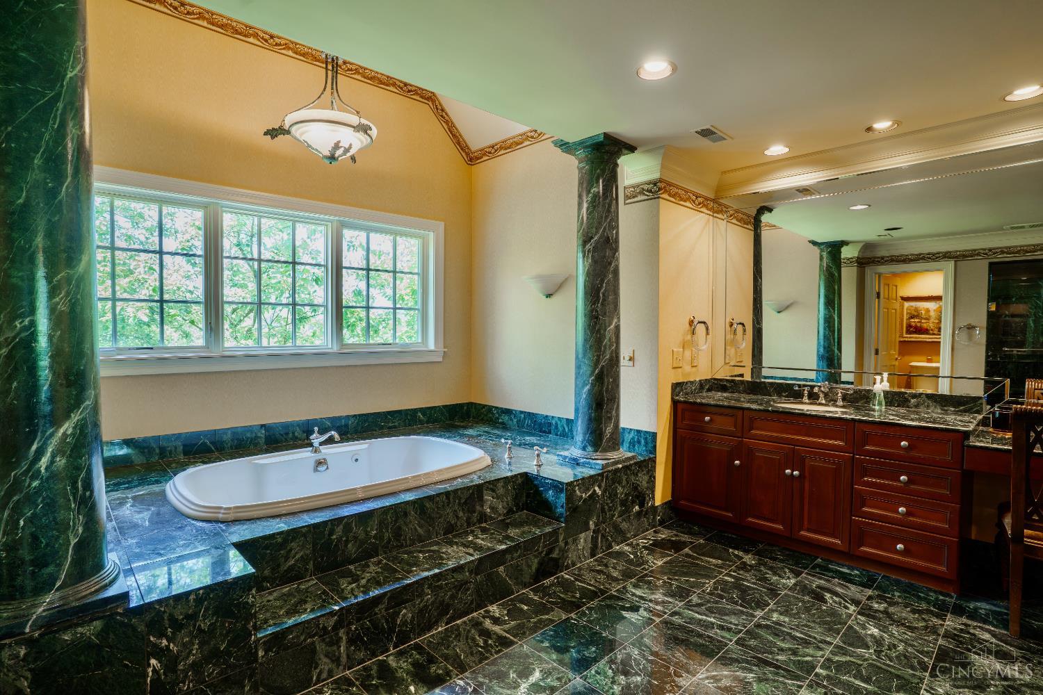 7335 Five Mile Road Cincinnati, OH 45255 - Photo 44 of 69