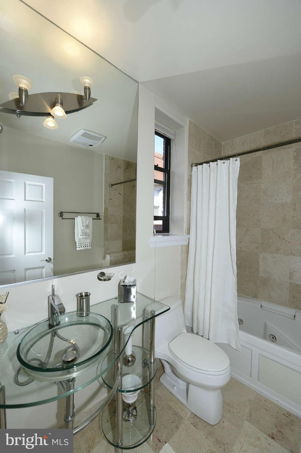 1105 Park Road Northwest, Unit 5 Washington, DC 20010 - Photo 15 of 30 Bath (Master)