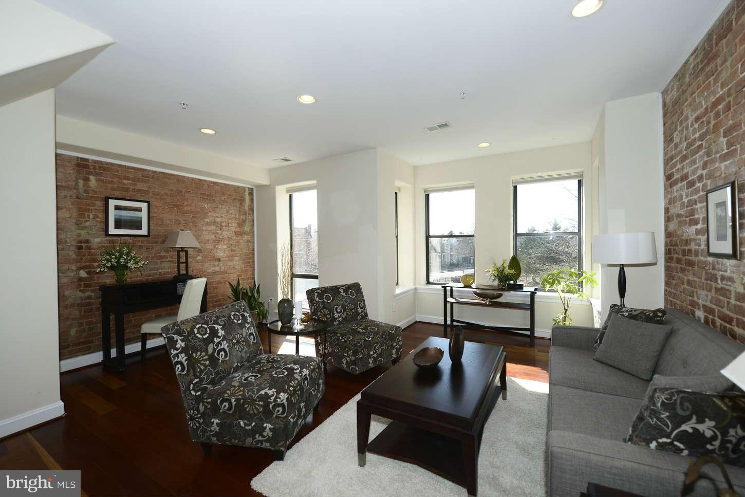 1105 Park Road Northwest, Unit 5 Washington, DC 20010 - Photo 5 of 30 Living Room