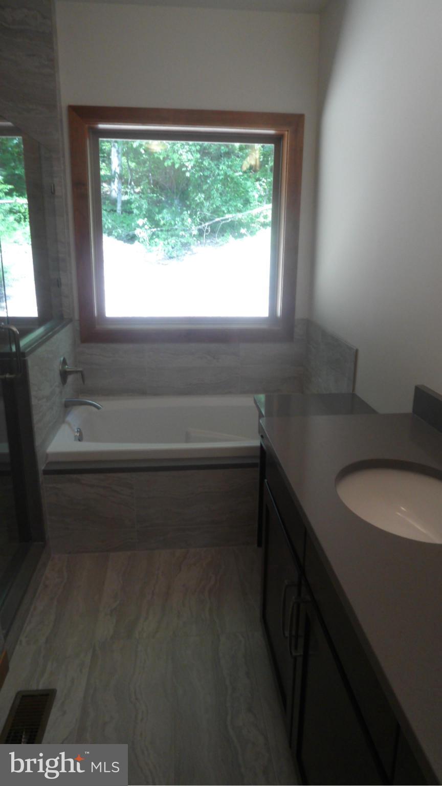 6605 West Lakeridge Road New Market, MD 21774 - Photo 24 of 24 Bath