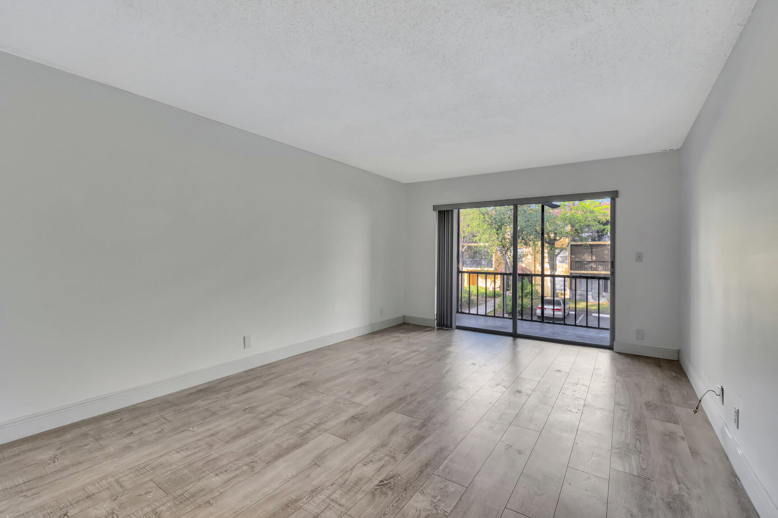 460 Northwest 20th Street, Unit 211 Boca Raton, FL 33431 - Photo 15 of 44 Living Room