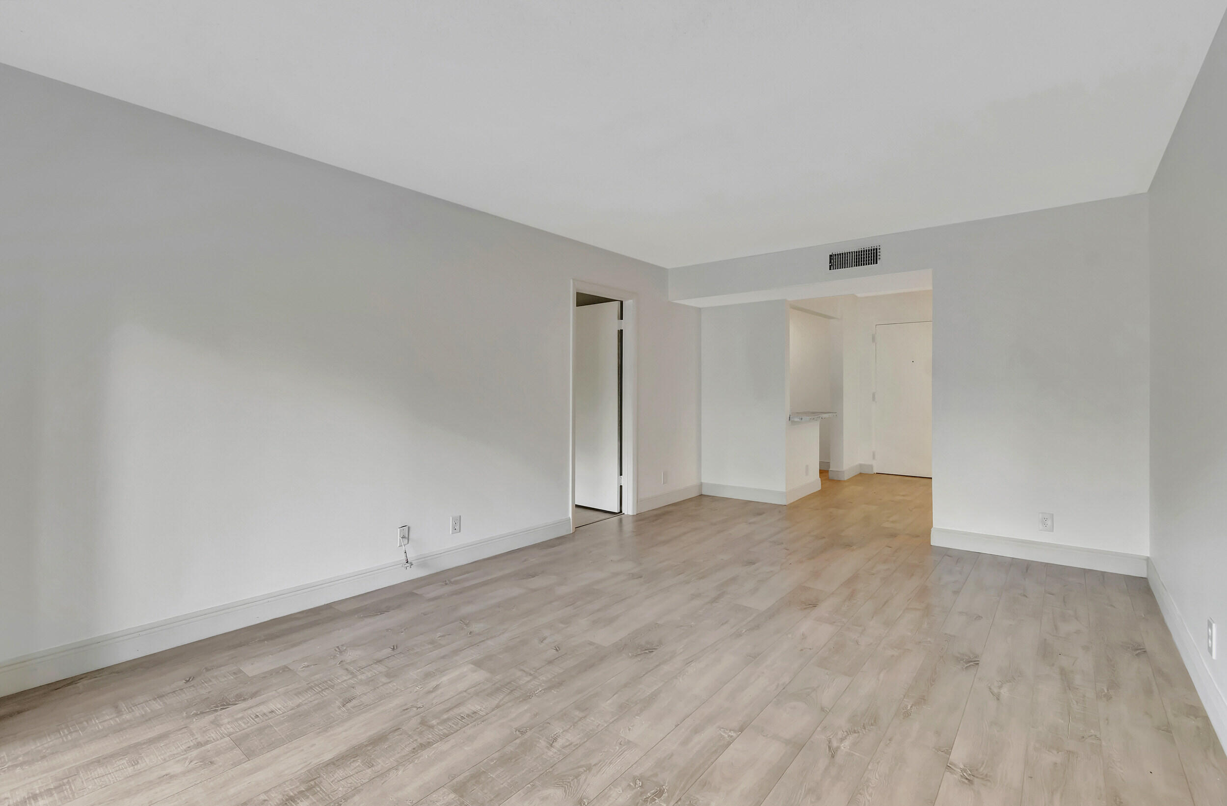 460 Northwest 20th Street, Unit 211 Boca Raton, FL 33431 - Photo 18 of 44 Living Room