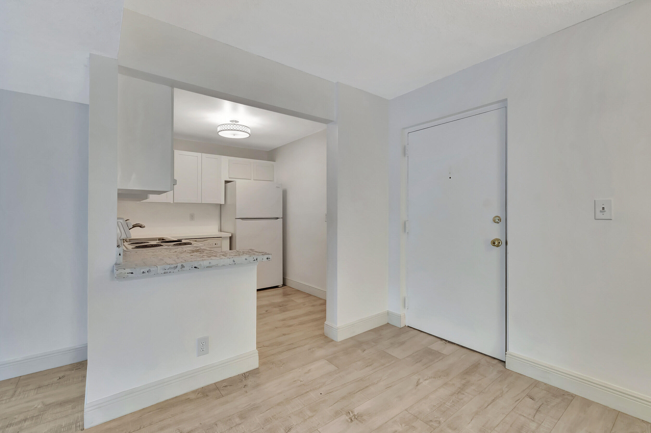 460 Northwest 20th Street, Unit 211 Boca Raton, FL 33431 - Photo 2 of 44 Kitchen/Dining