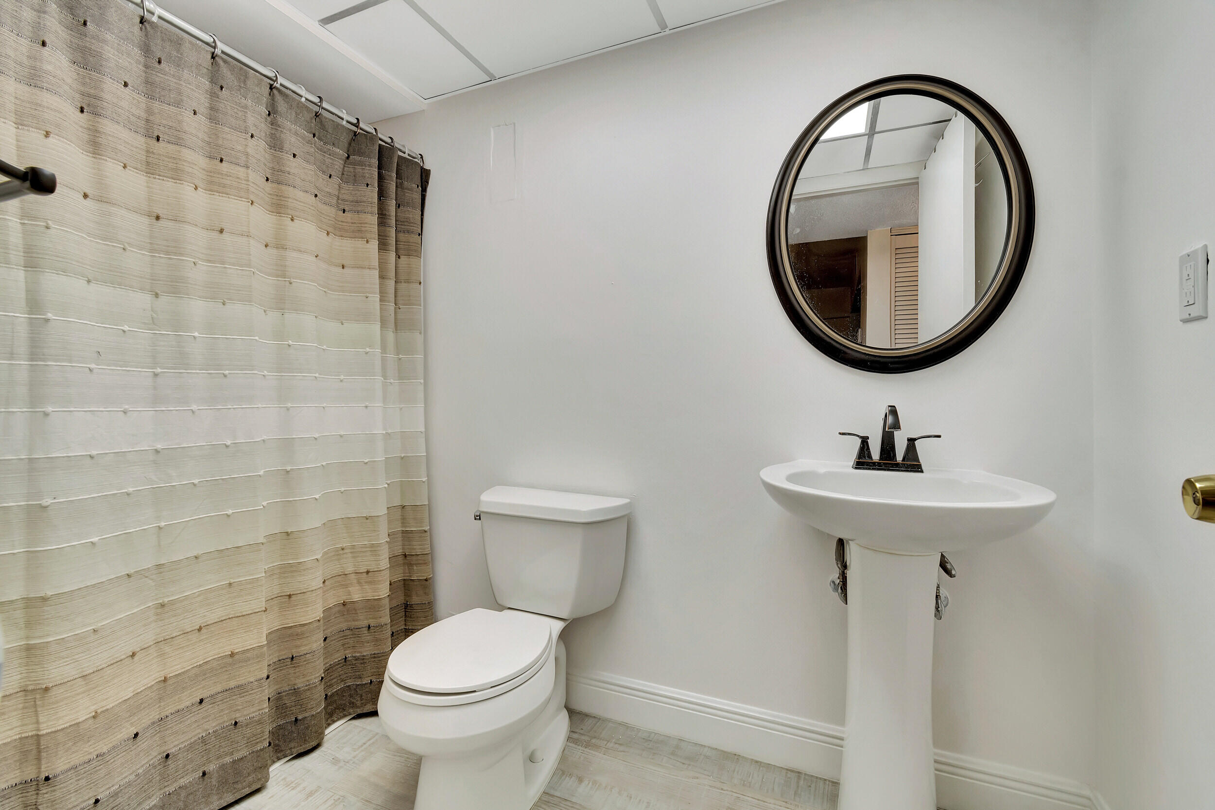 460 Northwest 20th Street, Unit 211 Boca Raton, FL 33431 - Photo 24 of 44 2nd Bathroom