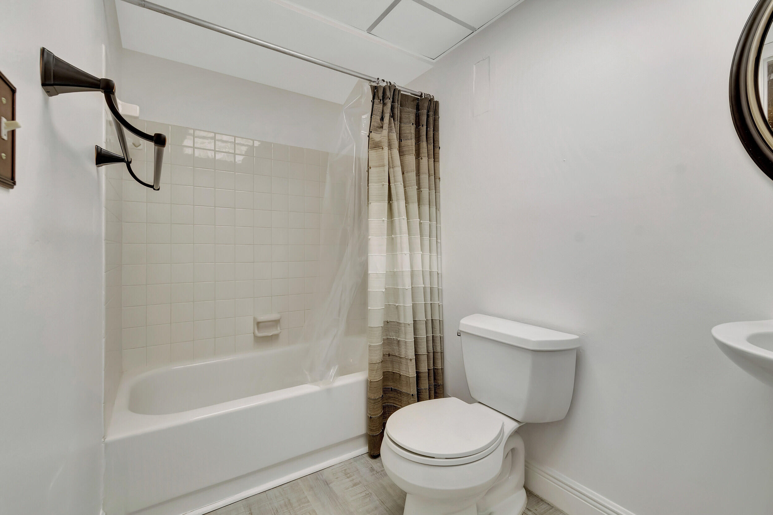 460 Northwest 20th Street, Unit 211 Boca Raton, FL 33431 - Photo 25 of 44 2nd Bathroom