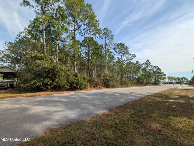 $52,000 | 3526 Lumahai Place, Diamondhead, MS 39525