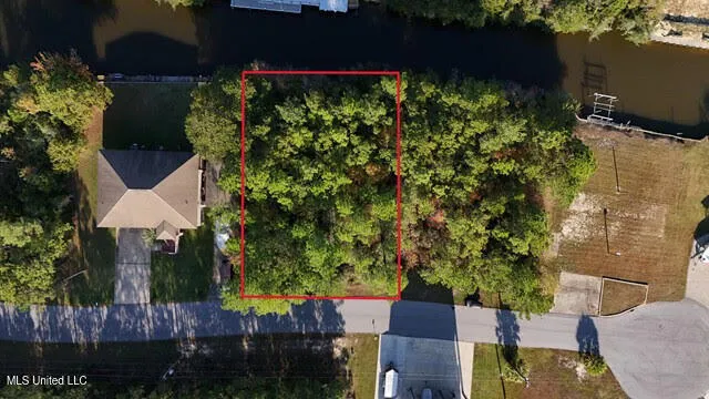 $52,000 | 3526 Lumahai Place, Diamondhead, MS 39525