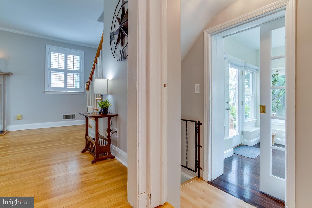 33 Dunmore Road Baltimore, MD 21228 - Photo 36 of 78 Liv Rm/Sunroom/ Bsemnt entrances from the Kitchen