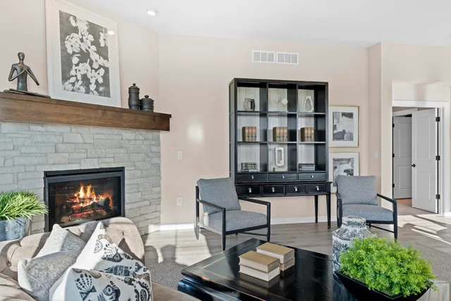 $684,900 | 1382 Prairie Creek Boulevard, Unit 15D, Oconomowoc, WI 53066