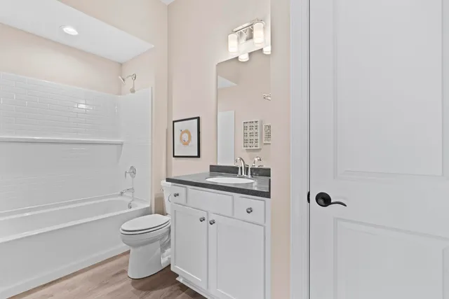 $684,900 | 1382 Prairie Creek Boulevard, Unit 15D, Oconomowoc, WI 53066