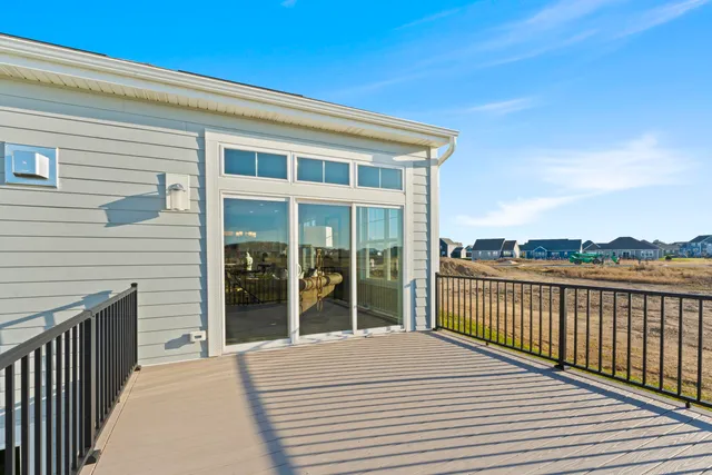 $684,900 | 1382 Prairie Creek Boulevard, Unit 15D, Oconomowoc, WI 53066