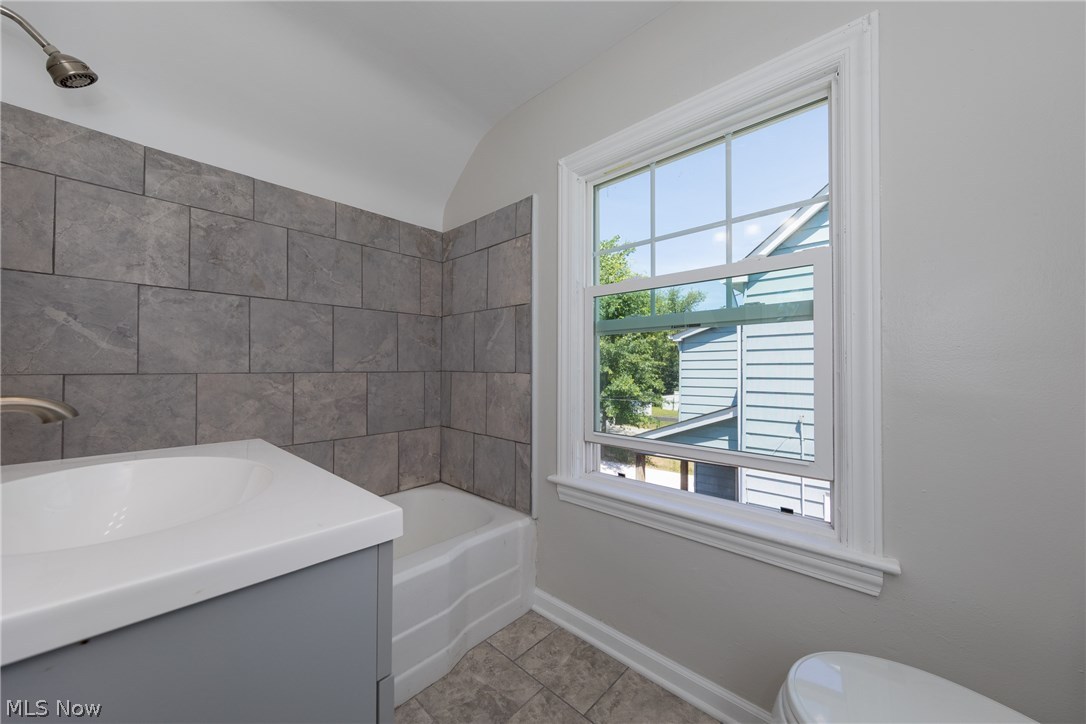 2228 Barrington Road Cleveland, OH 44118 - Photo 25 of 33 The remodeled Main Bathroom with custom tilework