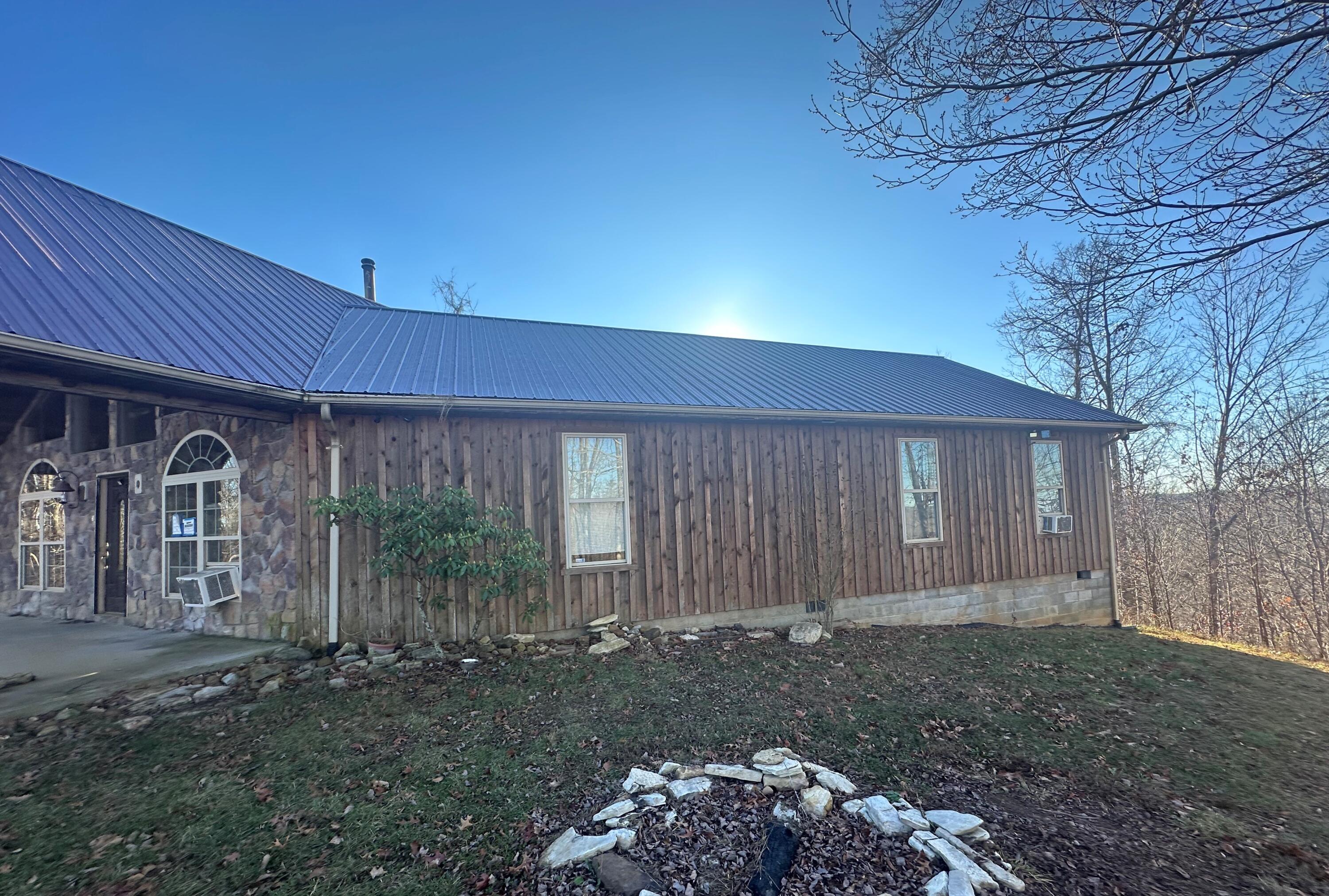 1297 Wilder Ridge Road McKee, KY 40447 - Photo 5 of 9 Photo Dec 14 2023, 3 19 30 PM