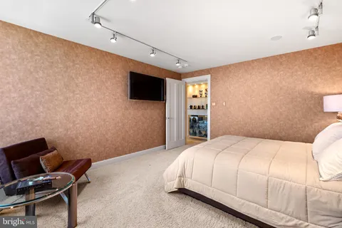 $2,250,000 | 233 South 6th Street, Unit 2009, Philadelphia, PA 19106